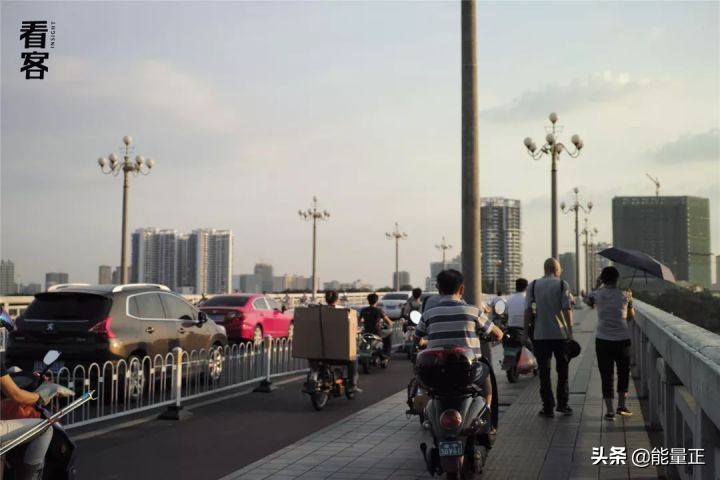 跑腿小哥的微信,跑腿小哥到底有多全能