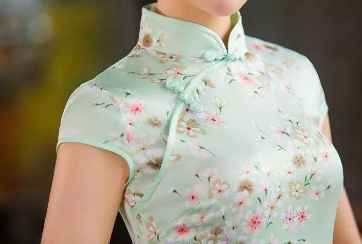 女性身材雕塑作品,温婉的旗袍造型