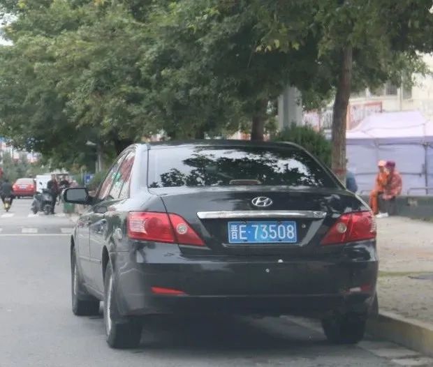 晋EEN991、晋E5M700......违停曝光！！！