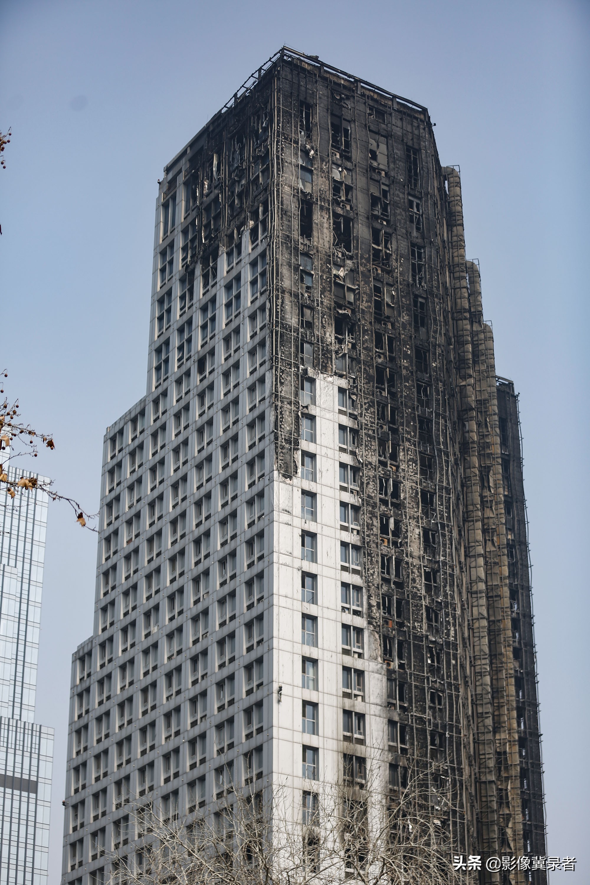 石家庄一栋楼突发火灾全过程,石家庄高楼失火最新消息