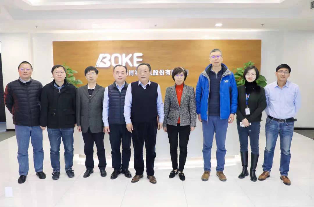 上海市经济信息化委主任张英,上海市经济和信息化委员会主任