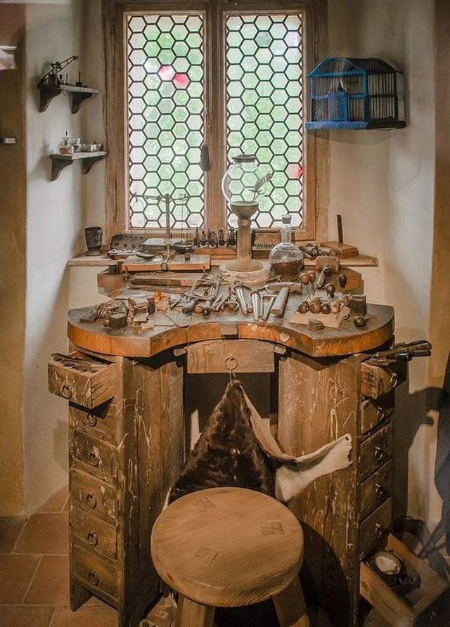 石榴石属于什么档次的宝石类型,石榴石最顶级的叫什么