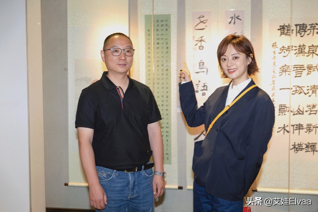 孙俪晒周末带孩子游玩新照,37岁孙俪罕见淑女装