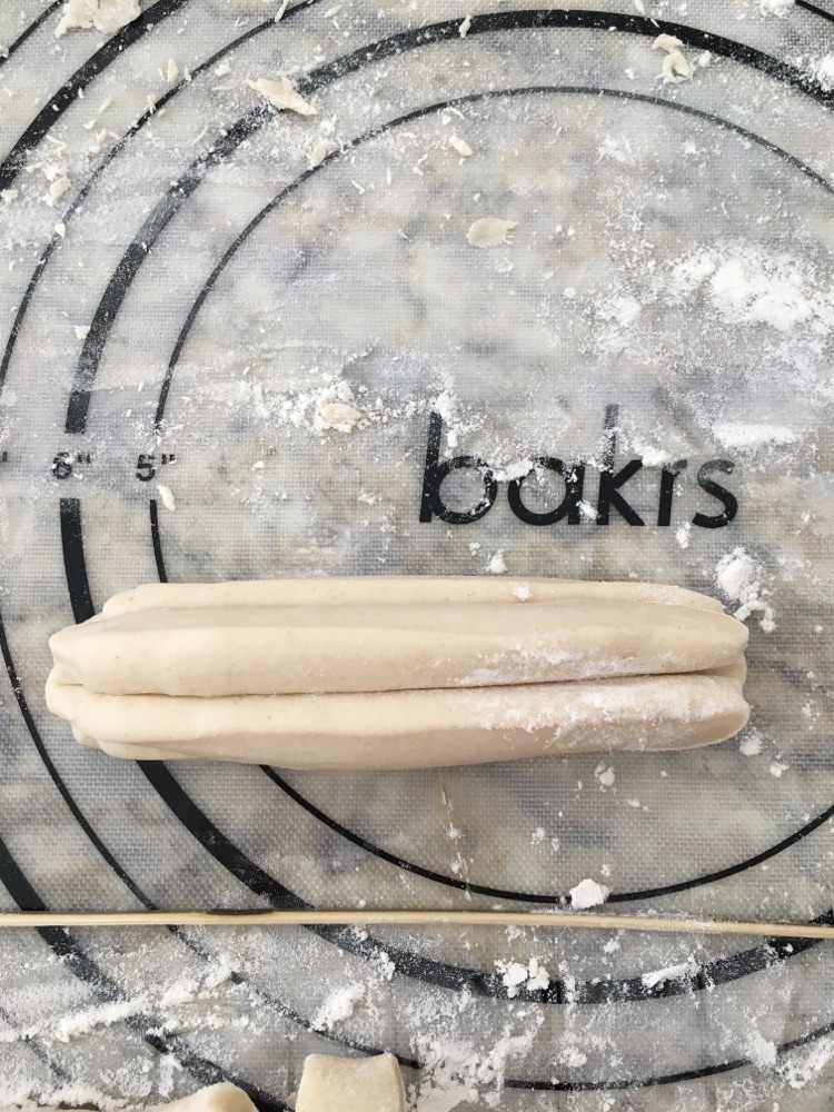 半成品油条怎么炸才会酥脆不油,怎么炸油条不用黄油还酥脆