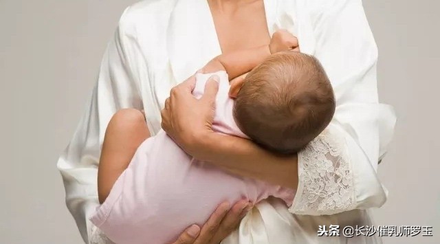 奶水少怎么快速增奶量,奶水少如何追奶教你一招奶量增倍