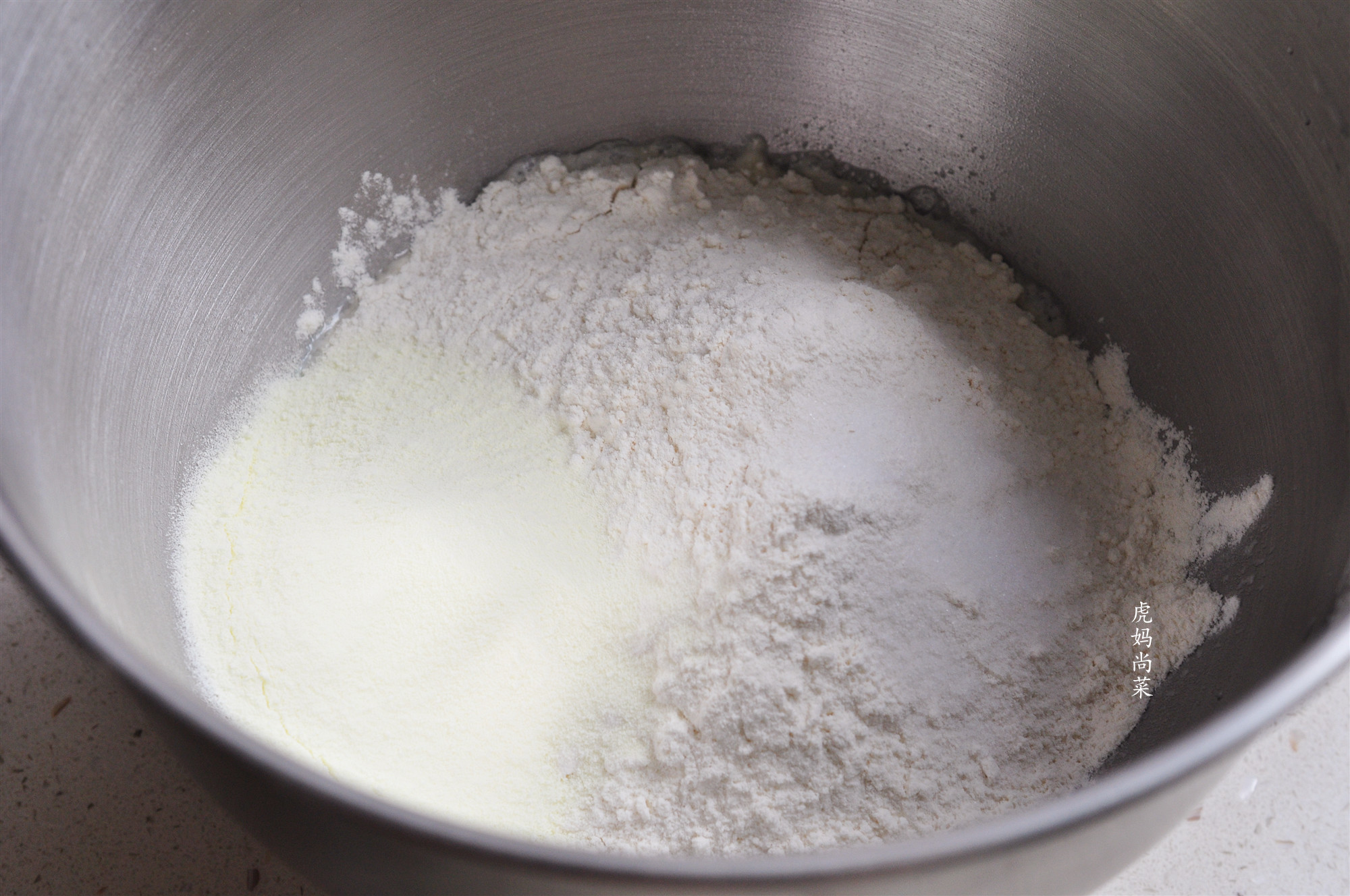 奶香浓郁的早餐小面包，蛋白质丰富又柔软，很适合老年人