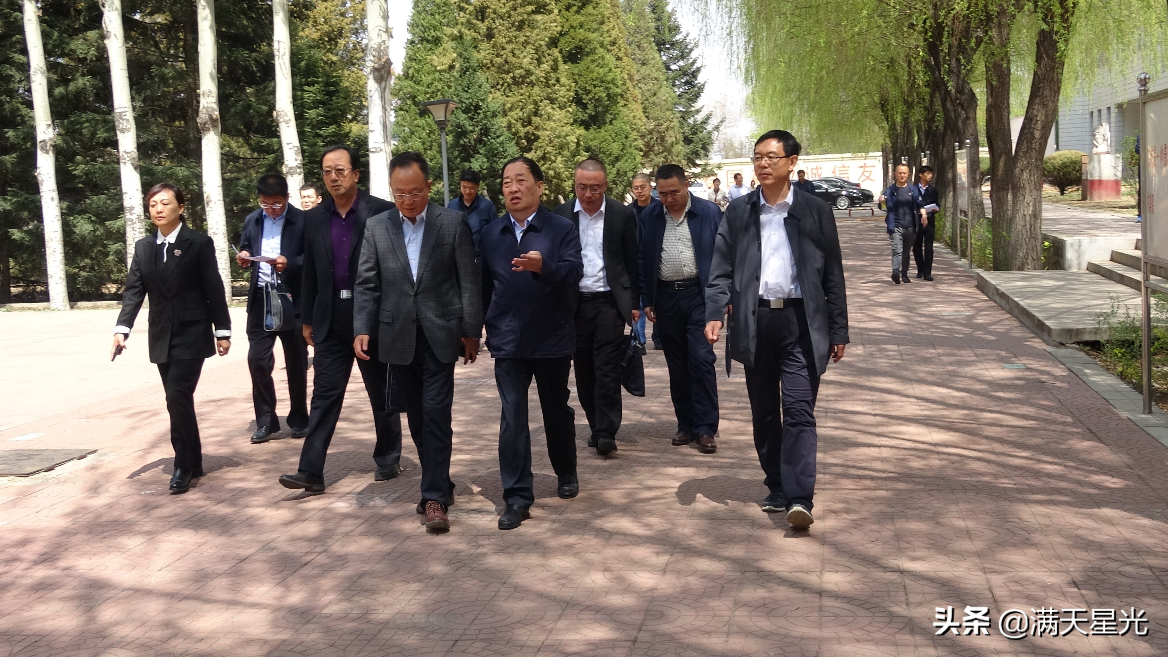 立心铸魂兴伟业,立心铸魂传承薪火