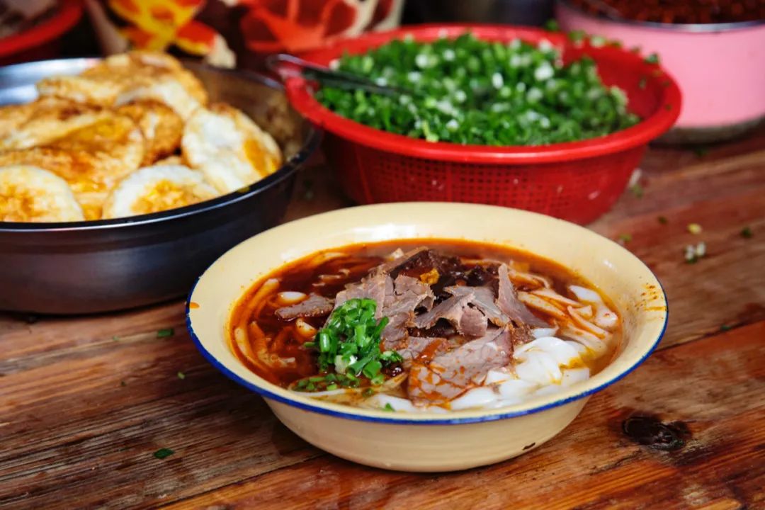 长江边好吃的地方,长江流域最好吃的城市