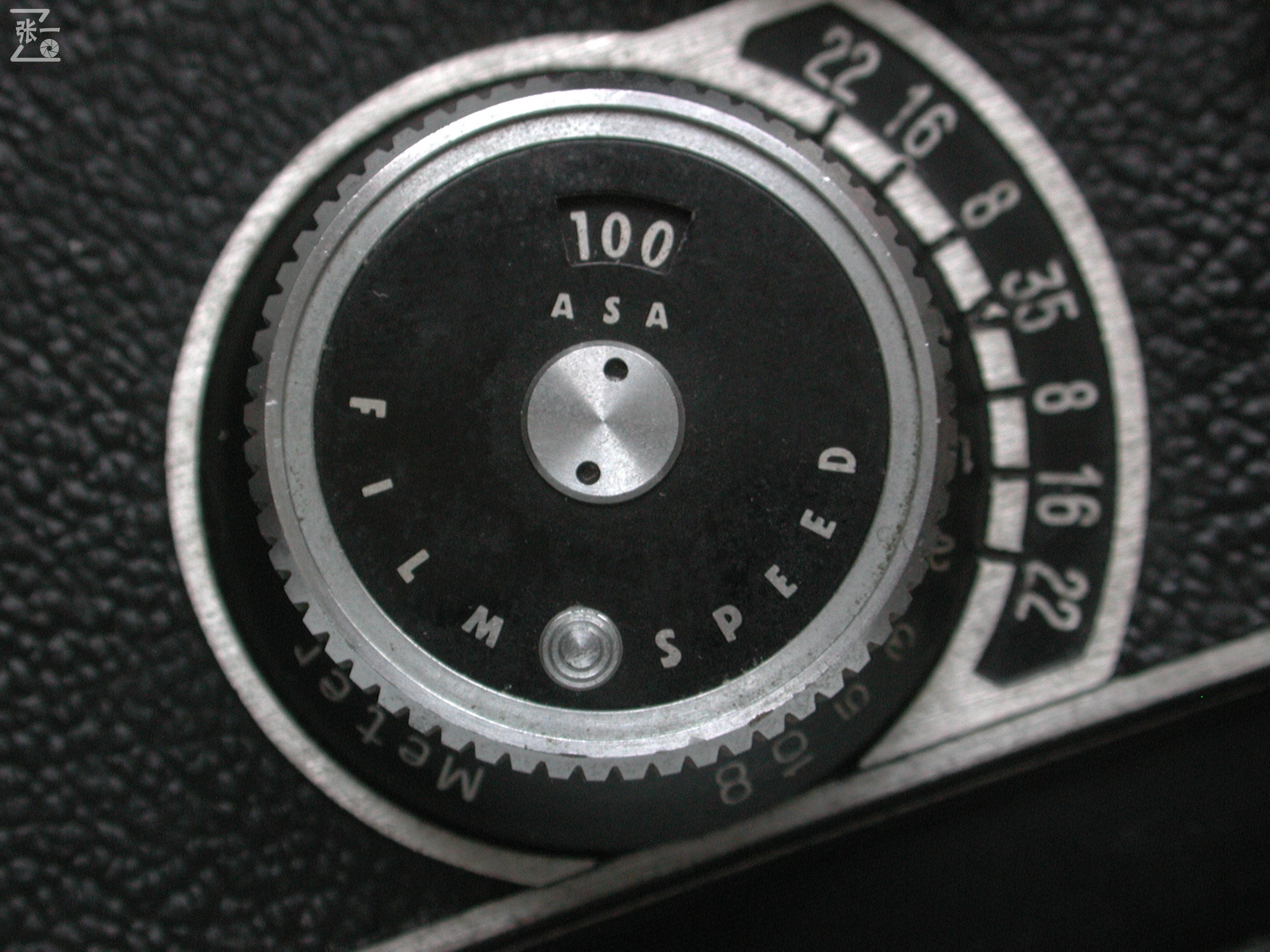 右手调焦的双反照相机：WalzflexIIIA！日本制造