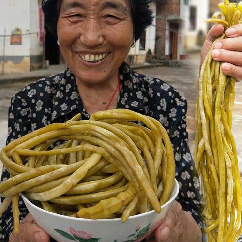 腌菜的腌菜坛子长霉是怎么了,腌菜发霉怎么处理