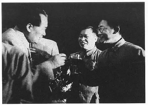 126张照片缅怀毛主席一生!