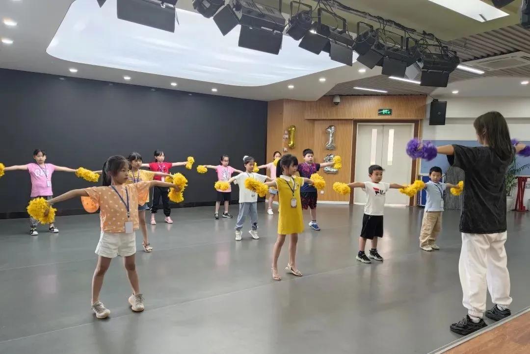 杭州小学生暑期托管服务,开学第一天小学托管