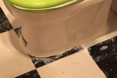 家里卫生间反臭找谁解决,家里卫生间反臭味怎么解决