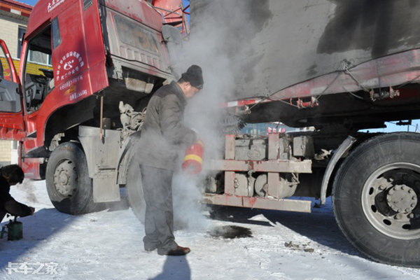 除了检查车辆外,要想安全过冬这些装备也不能少
