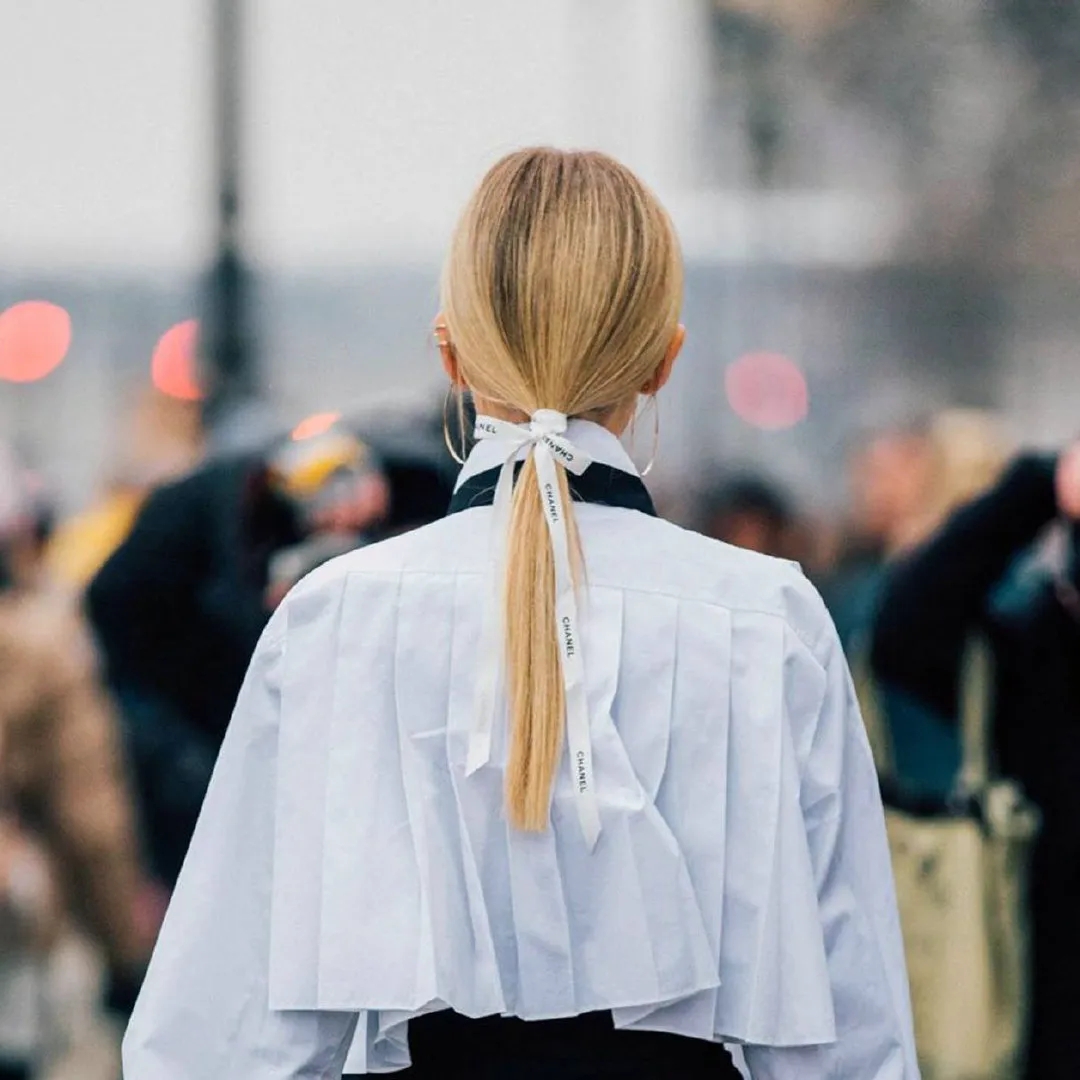 女生头上有东西,女生头上小饰品