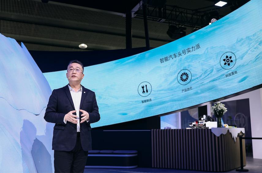 一年亏损94个亿的老板,年薪高达1.18亿却让公司持续亏损