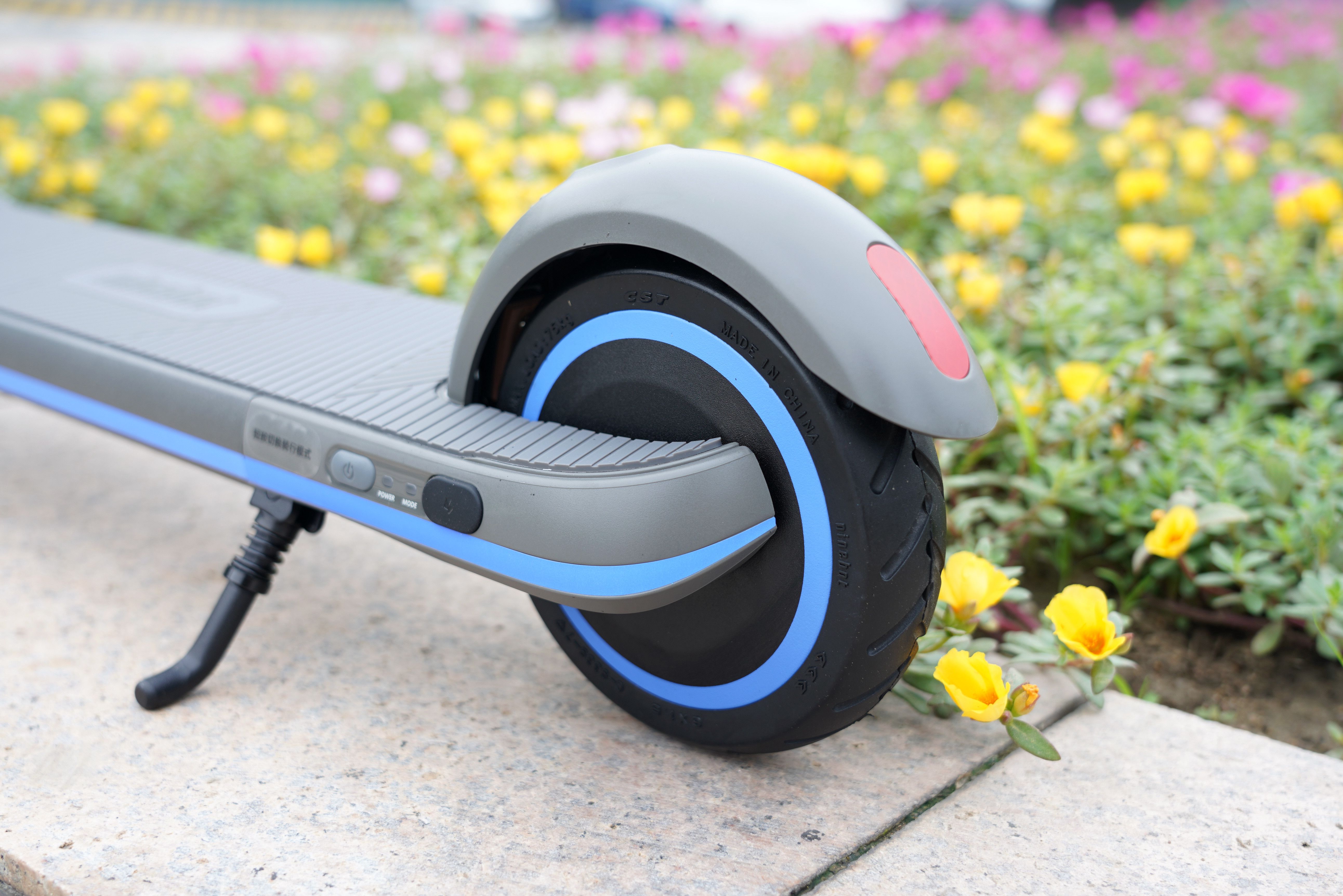 很不简单的玩具,九号儿童电动滑板车e10如何折叠