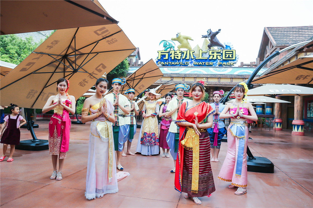 方特烟花灯光秀,方特玩烟花秀