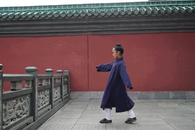 练武术腰腿基本功是必修课