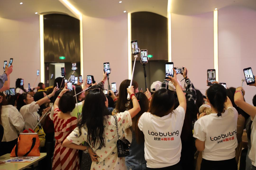 张庭一次直播赚多少,张庭带货一场多少销售额