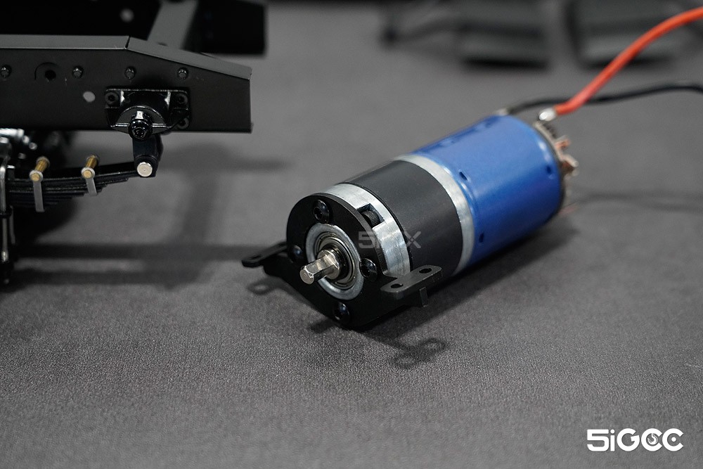 组装f2000拖头,组装f2000卡车模型