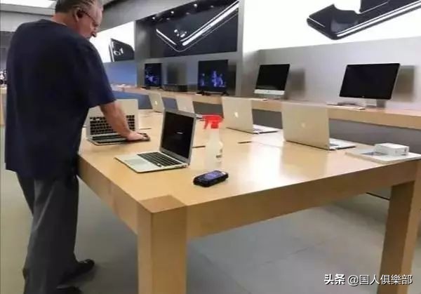 为什么现在的手机店都没人去买,手机专卖店没有人买也不倒闭