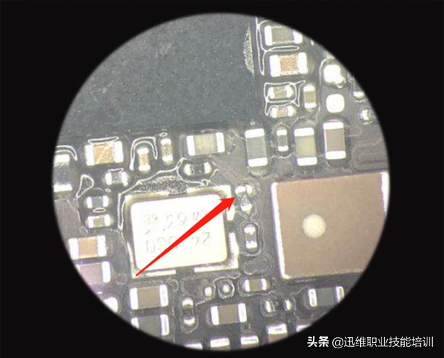手机摔机后开不了机,iPhone7P通病,遇到这个情况要小心了
