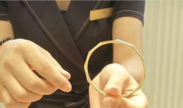 一口价买的黄金手镯断了,买的黄金手镯断了去哪里修复