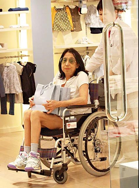 儿女死的死疯的疯,身为澳门第一美人的她,嫁给赌王是一生的错?