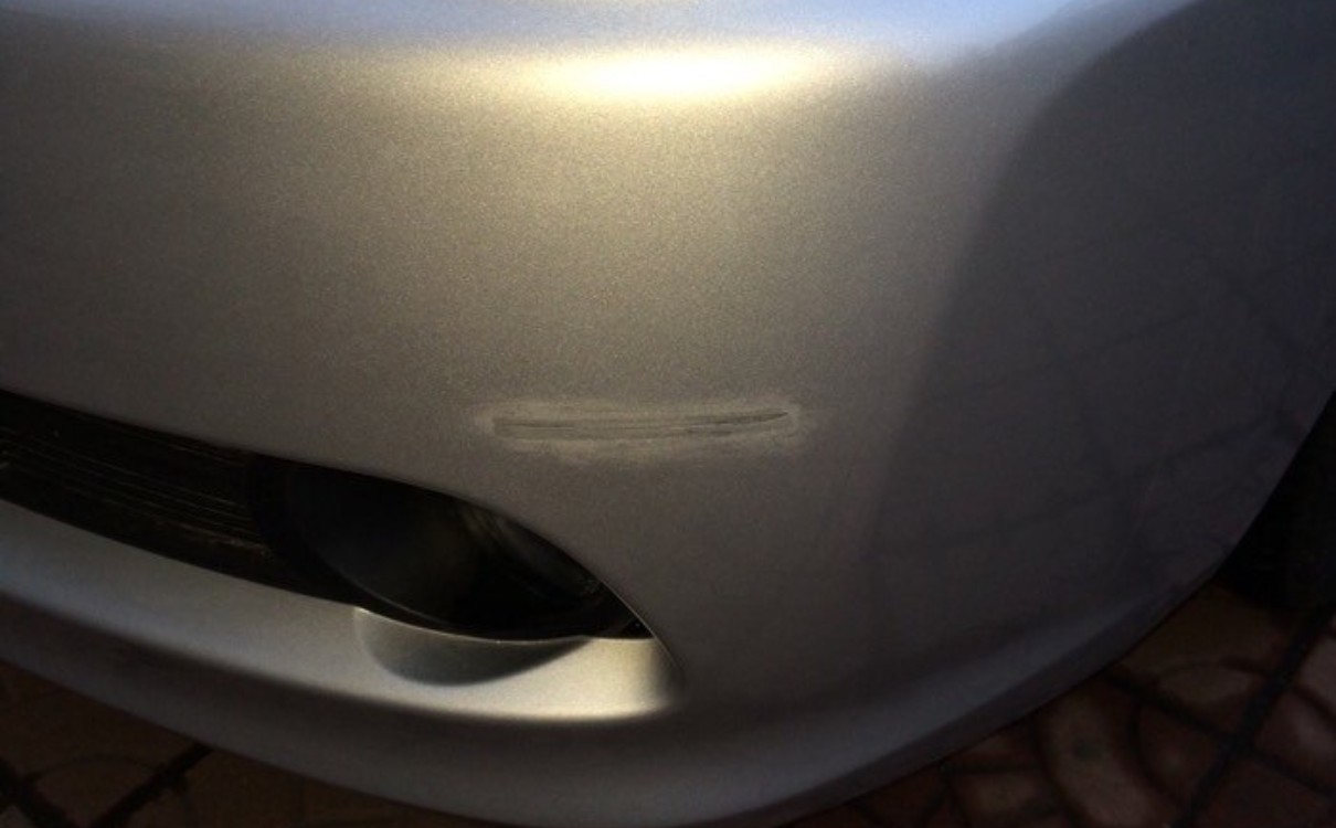 新车小剐蹭有必要做漆吗,新车自己发生剐蹭如何走保险