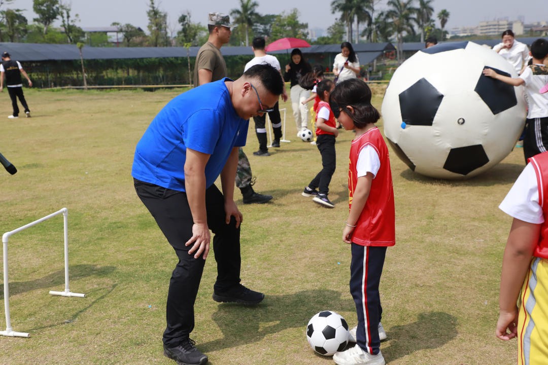 东莞东城万达亲子活动,亲子足球嘉年华广州上演
