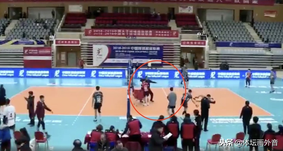 男排教练体罚队员,八一队男排教练处理结果