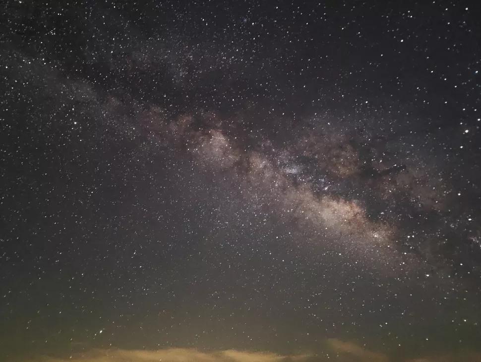 手机拍银河用什么镜头,手机的专业模式能拍视频吗