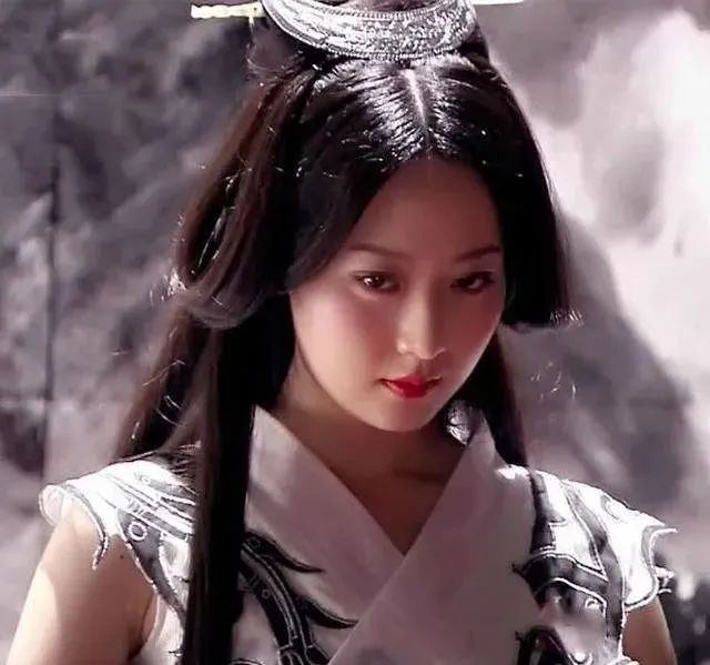 冰雪薇甜现状图片,冰雪薇甜现在有钱吗