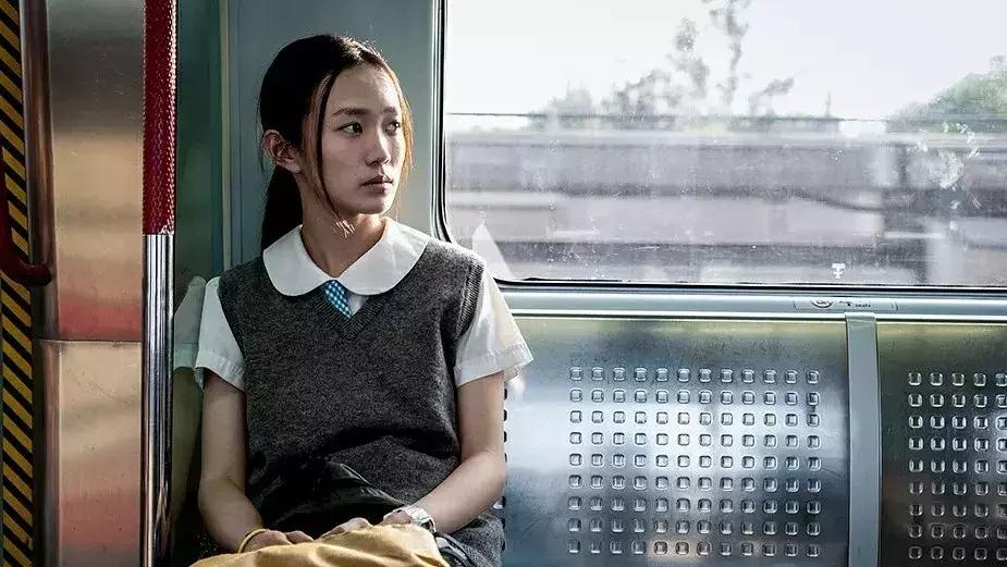 鍦ㄩ娓仛姘村,鍑虹敓鍦ㄩ娓敓娲诲湪骞夸笢