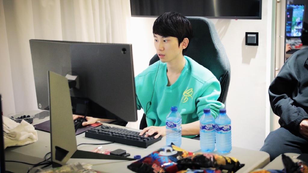 双12最值得入手的键盘100以内 (双12机械键盘推荐)