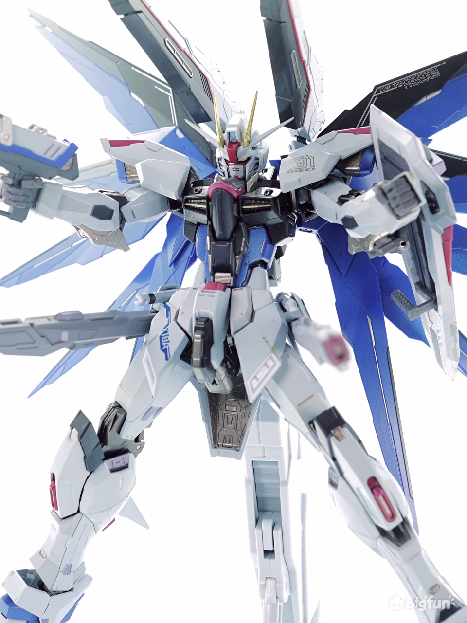 自由高达手办2.0成品,mb自由高达2.0对比1.0