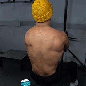 90后奶爸搞怪哄娃,肌肉奶爸带娃路人反应