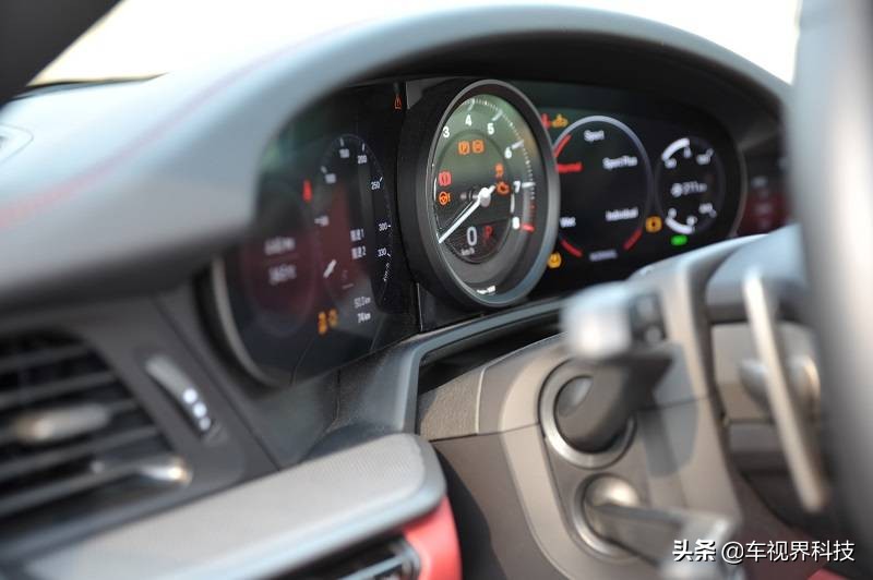 经典不息,革新不止!这才是我梦寐以求的全新保时捷911