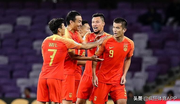 国足0比1输卡塔尔郜林,郜林国足首秀东亚杯