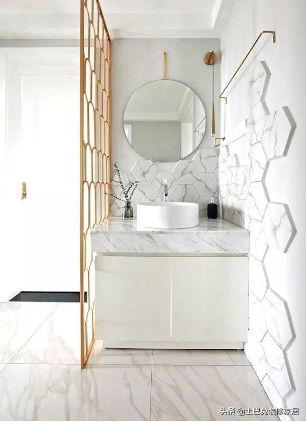 浴室柜陶瓷的好还是木质的好,浴室柜是pvc的好还是实木的好