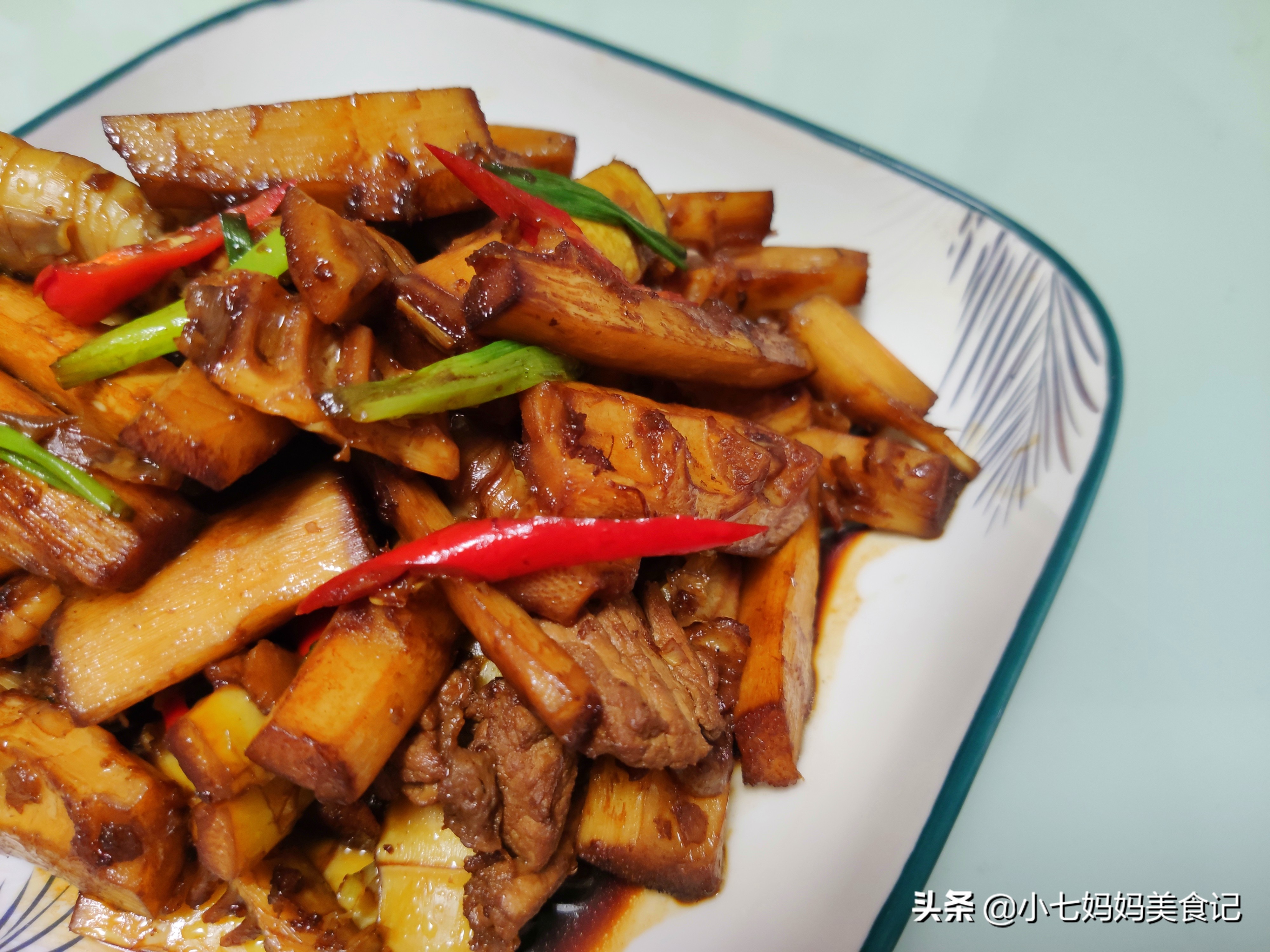 吃春笋的季节每餐饭都离不开它,这个季节吃春笋最嫩