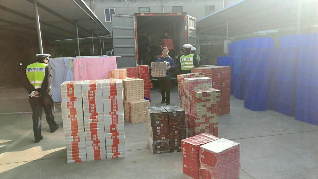 货主克扣运费我能把他的货拉走吗,货主给8000运费货车帮扣多少