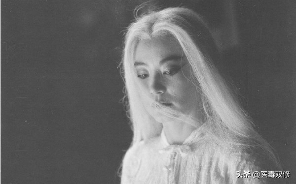 新白发魔女传练霓裳为什么白头,白发魔女练霓裳卓一航一夜白发