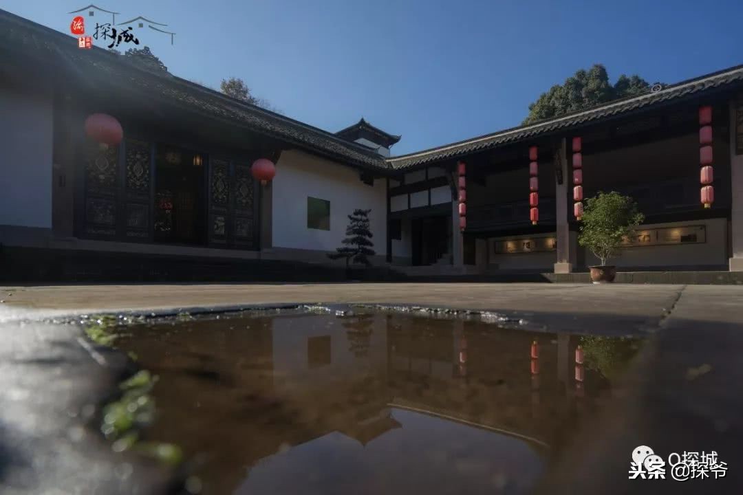 重庆小故宫红墙,重庆魔鬼山城一日游