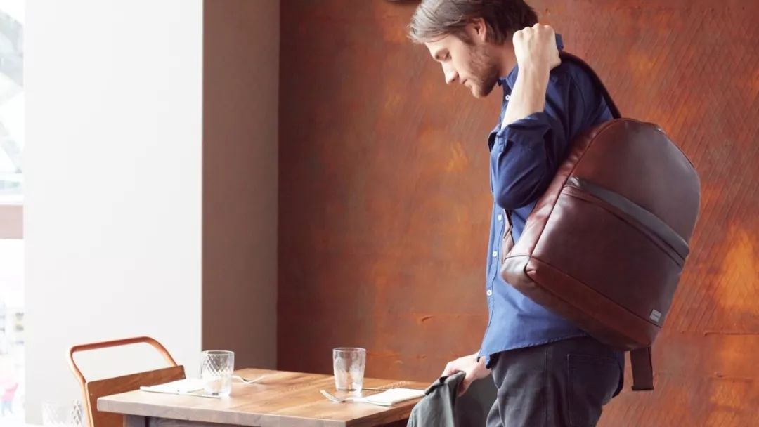 出差见客户双肩包,轻便双肩包出差不压肩膀