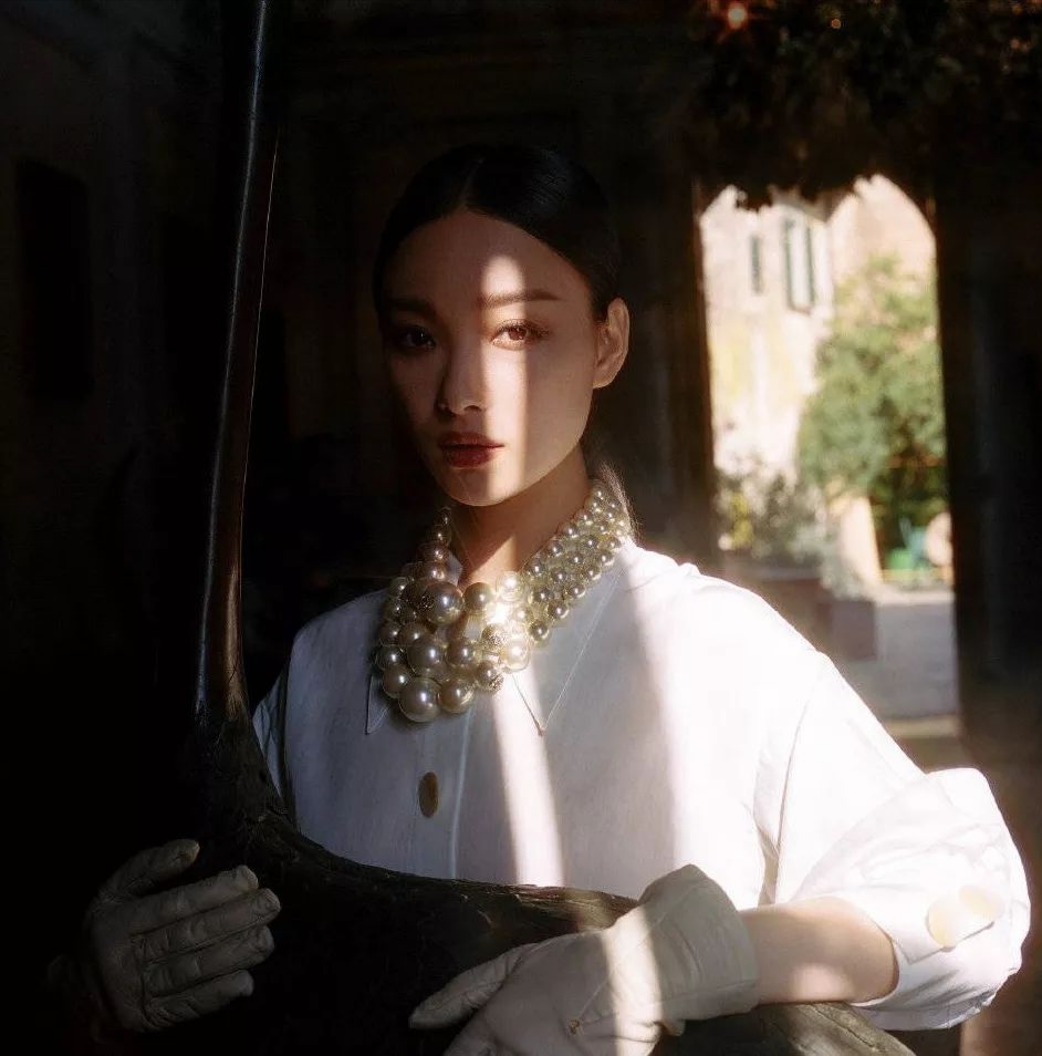 中分和齐刘海哪个更好看,你适合长发还是短发发型设计