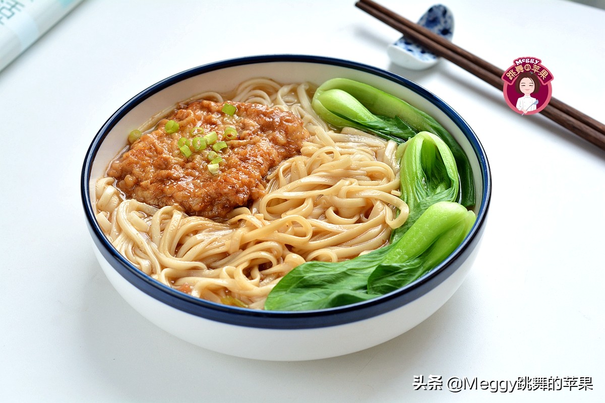 上海老式酥炸大排面,早餐来碗热气腾腾的大排面