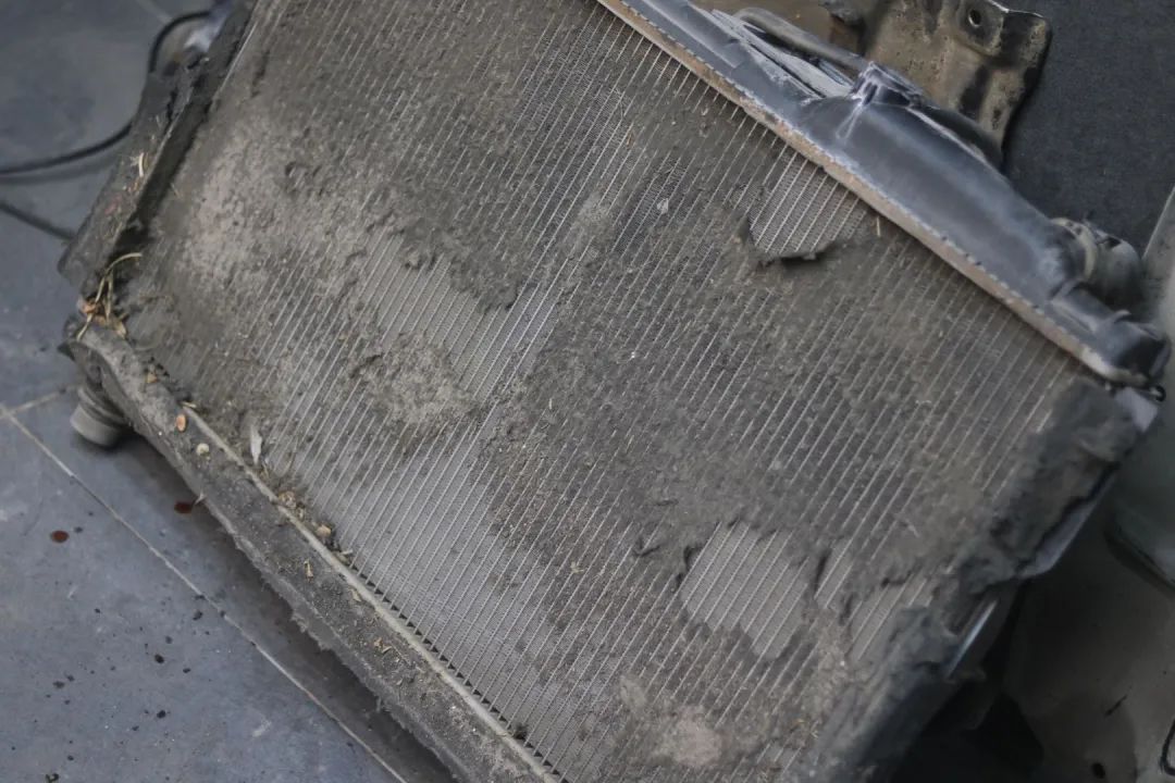 怪兽修车:翻新一辆2005年凌志LS430,当年百万经典车,满血复活