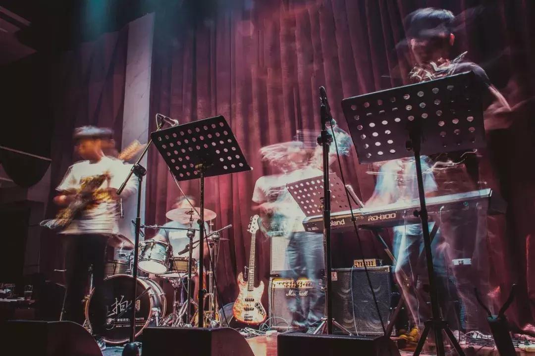 成都这个“国潮风”宝藏地,小长假七天乐,百威啤酒19.9元任性喝